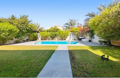 Villa - 5 Bedrooms - 5 Bathrooms for rent in District 4 - Jumeirah Park - Dubai