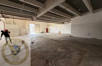 Warehouse - Studio - 2 Bathrooms for rent in Al Jlail - Al Sajaa - Sharjah