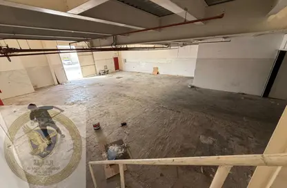 Warehouse - Studio - 2 Bathrooms for rent in Al Jlail - Al Sajaa - Sharjah