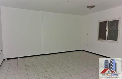 Apartment - Studio - 1 for rent in Abu shagara - Sharjah