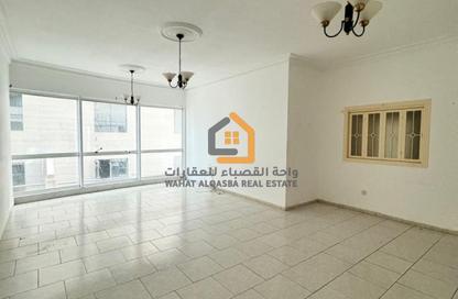 Apartment - 2 Bedrooms - 2 Bathrooms for rent in Al Wahda Building - Al Majaz 2 - Al Majaz - Sharjah