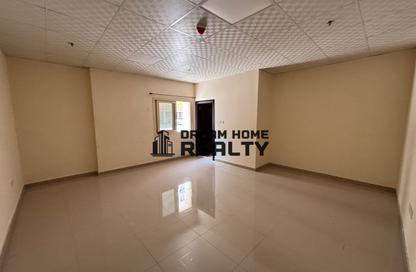 Apartment - Studio - 1 Bathroom for rent in Al Dana Tower - Al Majaz 3 - Al Majaz - Sharjah