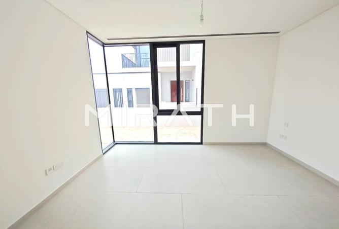 Multiple Units | Brand New | Vacant photo 3