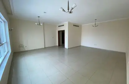 شقة - 2 غرف نوم - 2 حمامات للايجار في المجاز 3 - المجاز - الشارقة