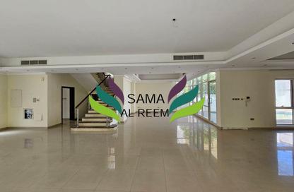 Villa - 5 Bedrooms - 5 Bathrooms for rent in Jumeirah 1 Villas - Jumeirah 1 - Jumeirah - Dubai