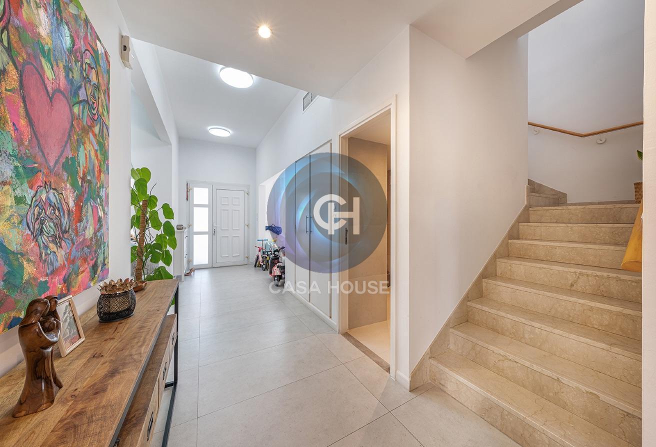 Newly Upgraded - Family Friendly Space - Available photo 2