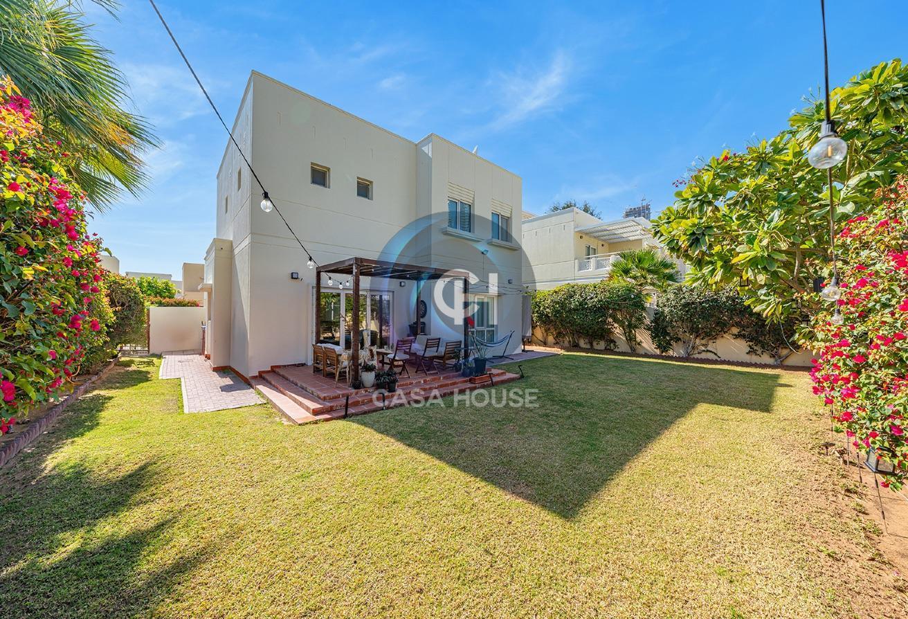 Newly Upgraded - Family Friendly Space - Available photo 7