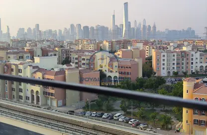 شقة - 2 حمامات للايجار في ويستوود من امتياز - الفرجان - دبي