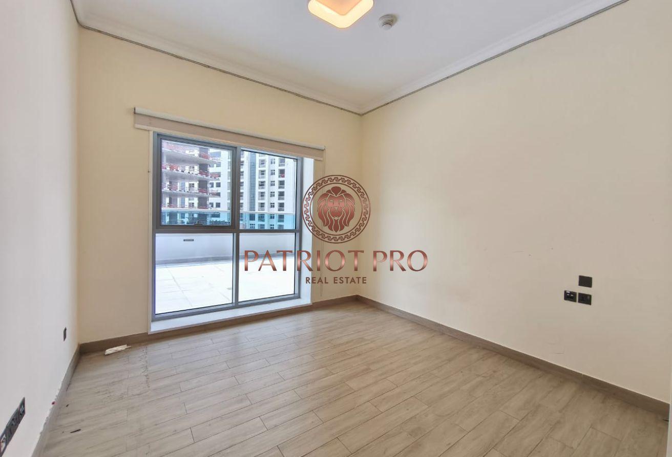 Close to Metro I Pet Friendly I New Building photo 3