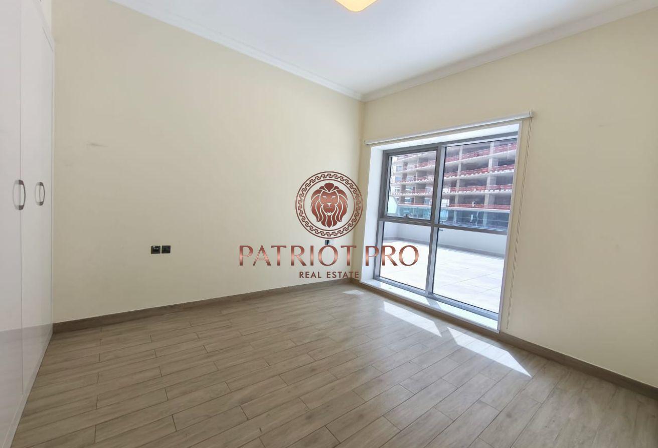 Close to Metro I Pet Friendly I New Building photo 5