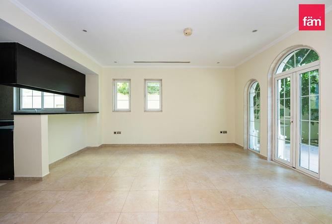 84071328 - Property Image 3