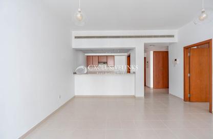 Apartment - 1 - 1 for rent in Al Dhafra 2 - Al Dhafra - Greens - Dubai Apartment - 1 - 1 for rent in Al Dhafra 2 - Al Dhafra - Greens - Dubai