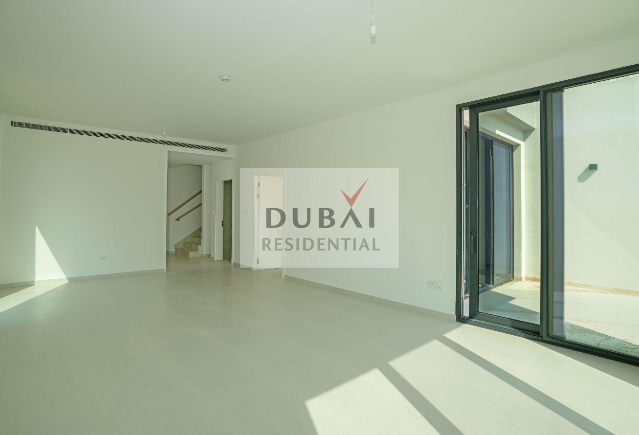 Townhouse with Private Garden at Jebel Ali Village photo 10