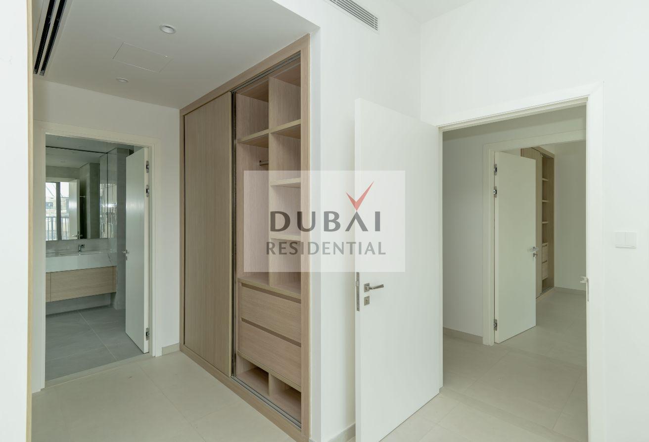 Townhouse with Private Garden at Jebel Ali Village photo 17