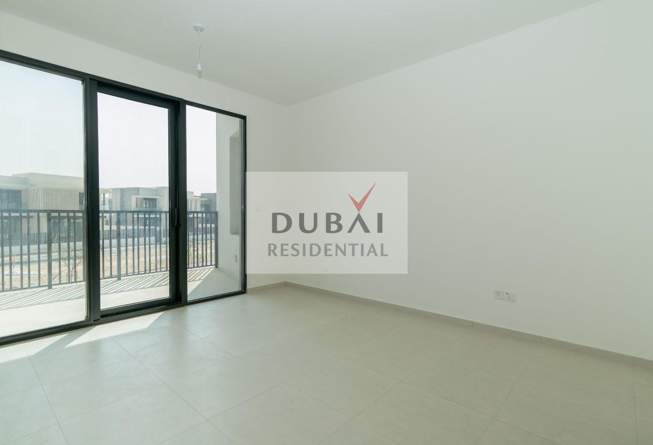Townhouse with Private Garden at Jebel Ali Village photo 15