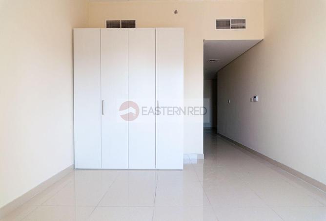 Lowest Price - With Free Parking - Viewing Anytime