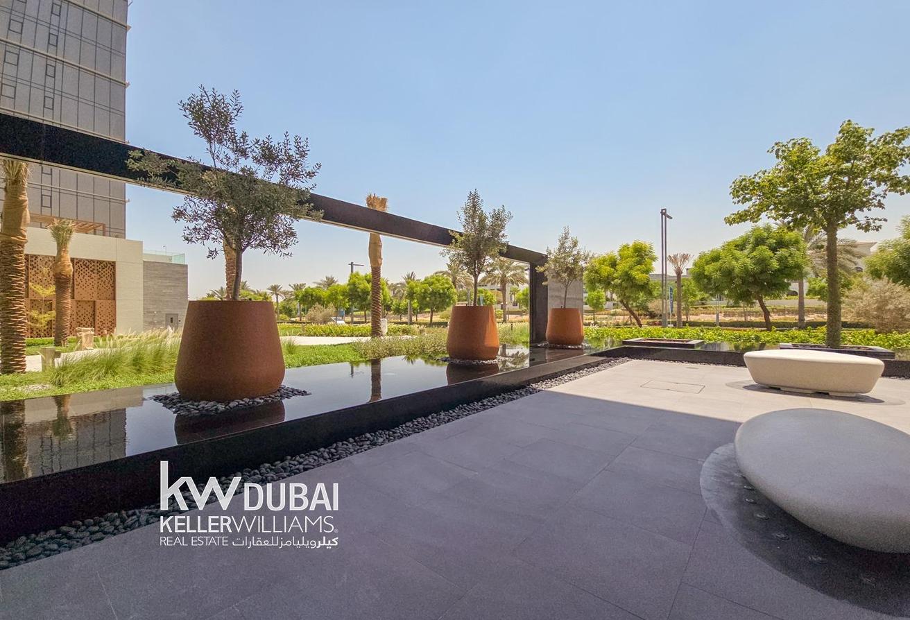 Spacious | Golf Course Views | Prime Location photo 29