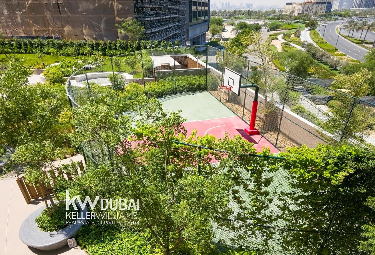 Spacious | Golf Course Views | Prime Location photo 26