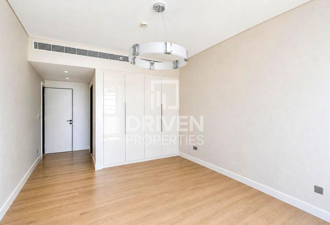 Spacious | Large Terrace | Beautiful Design photo 4