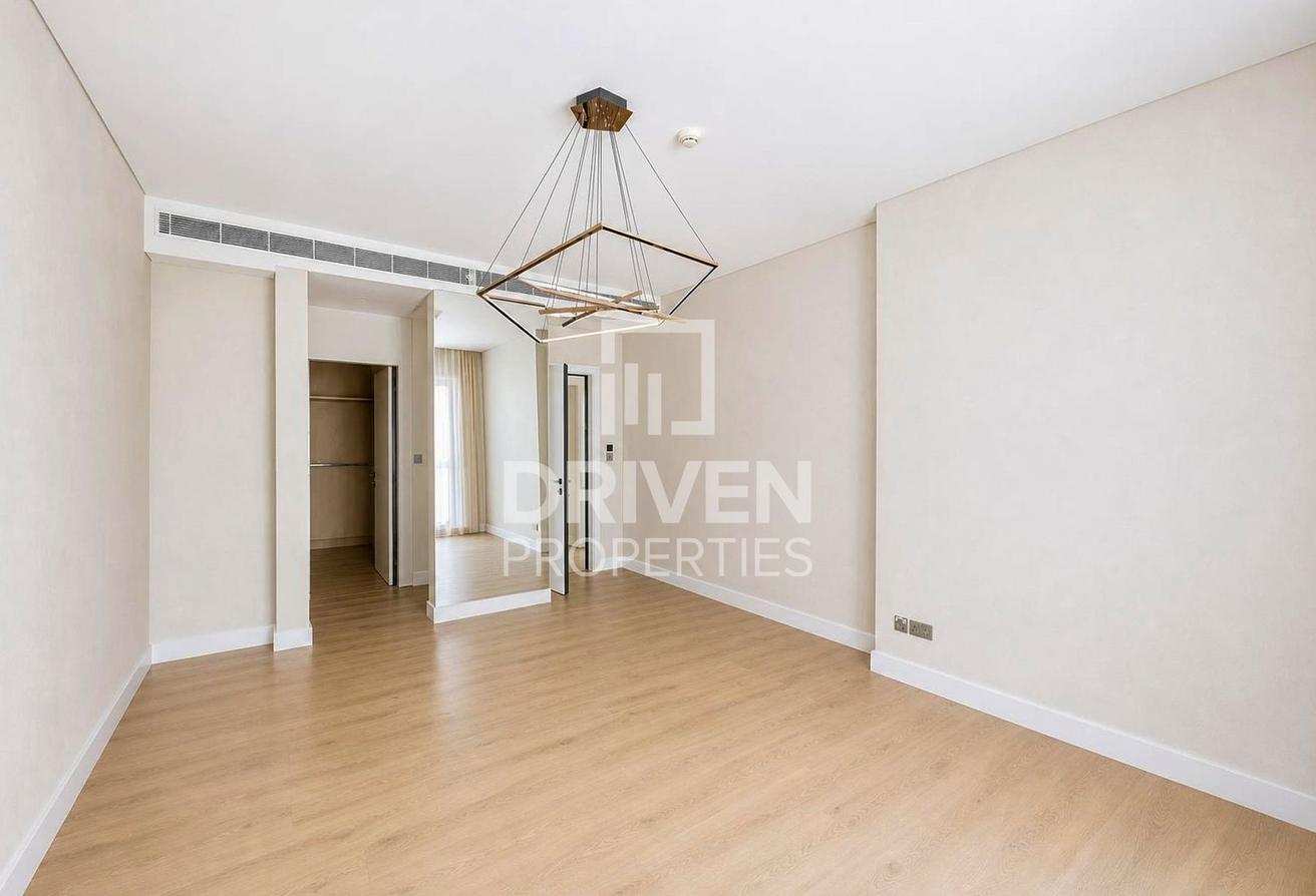Spacious | Large Terrace | Beautiful Design photo 9