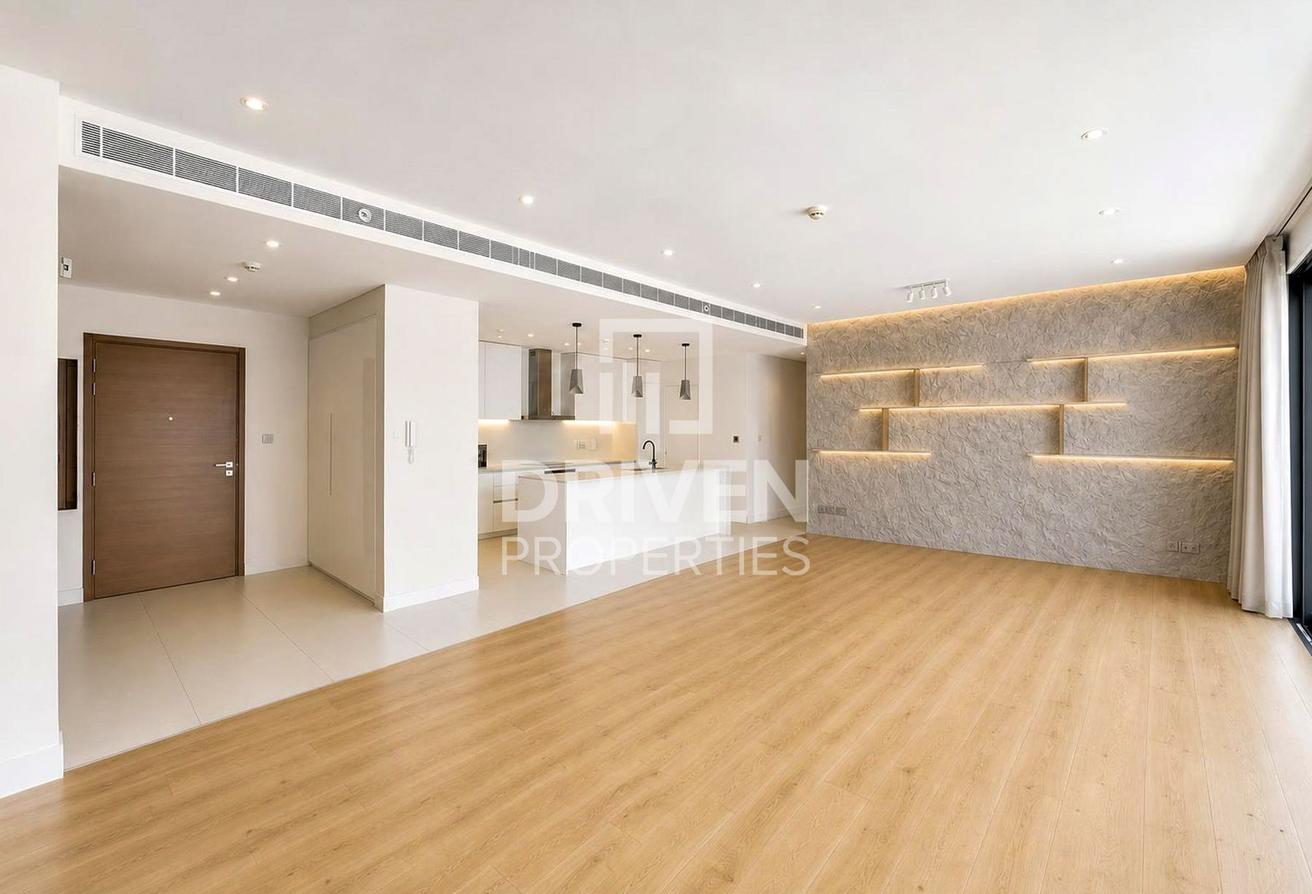 Spacious | Large Terrace | Beautiful Design photo 2