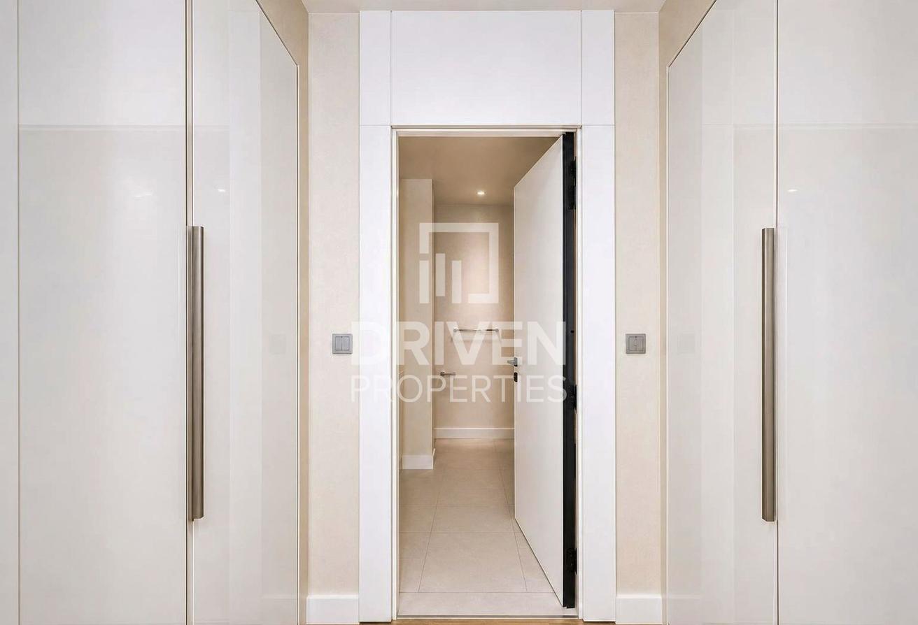 Spacious | Large Terrace | Beautiful Design photo 12