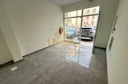 Shop - Studio - 1 Bathroom for rent in Muweileh Community - Muwaileh Commercial - Sharjah