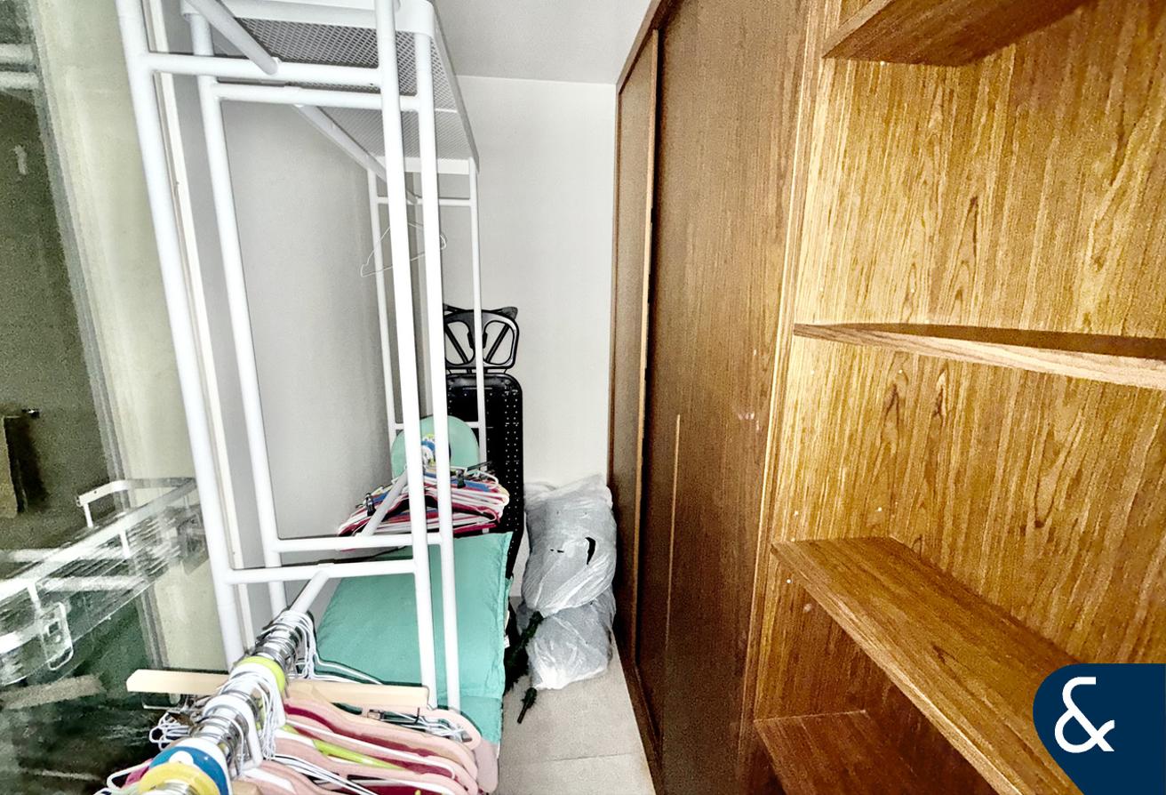One Bedroom | Large Layout | Vacant photo 9
