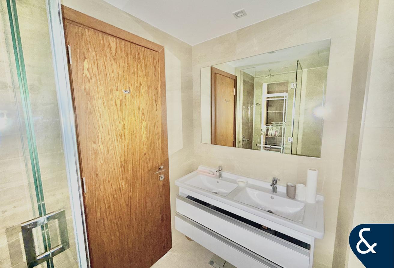 One Bedroom | Large Layout | Vacant photo 8