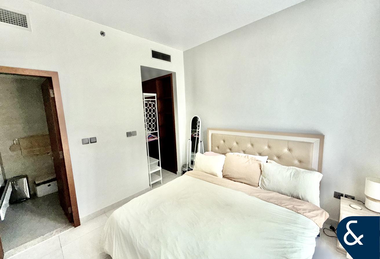 One Bedroom | Large Layout | Vacant photo 7