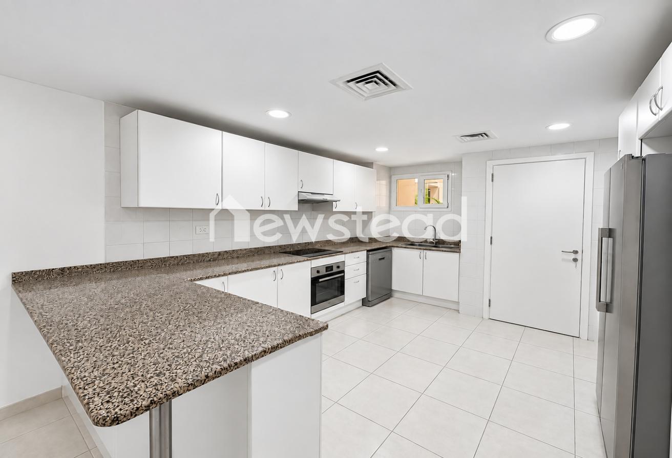 Type CM | Opposite Pool and Park | Vacant photo 4