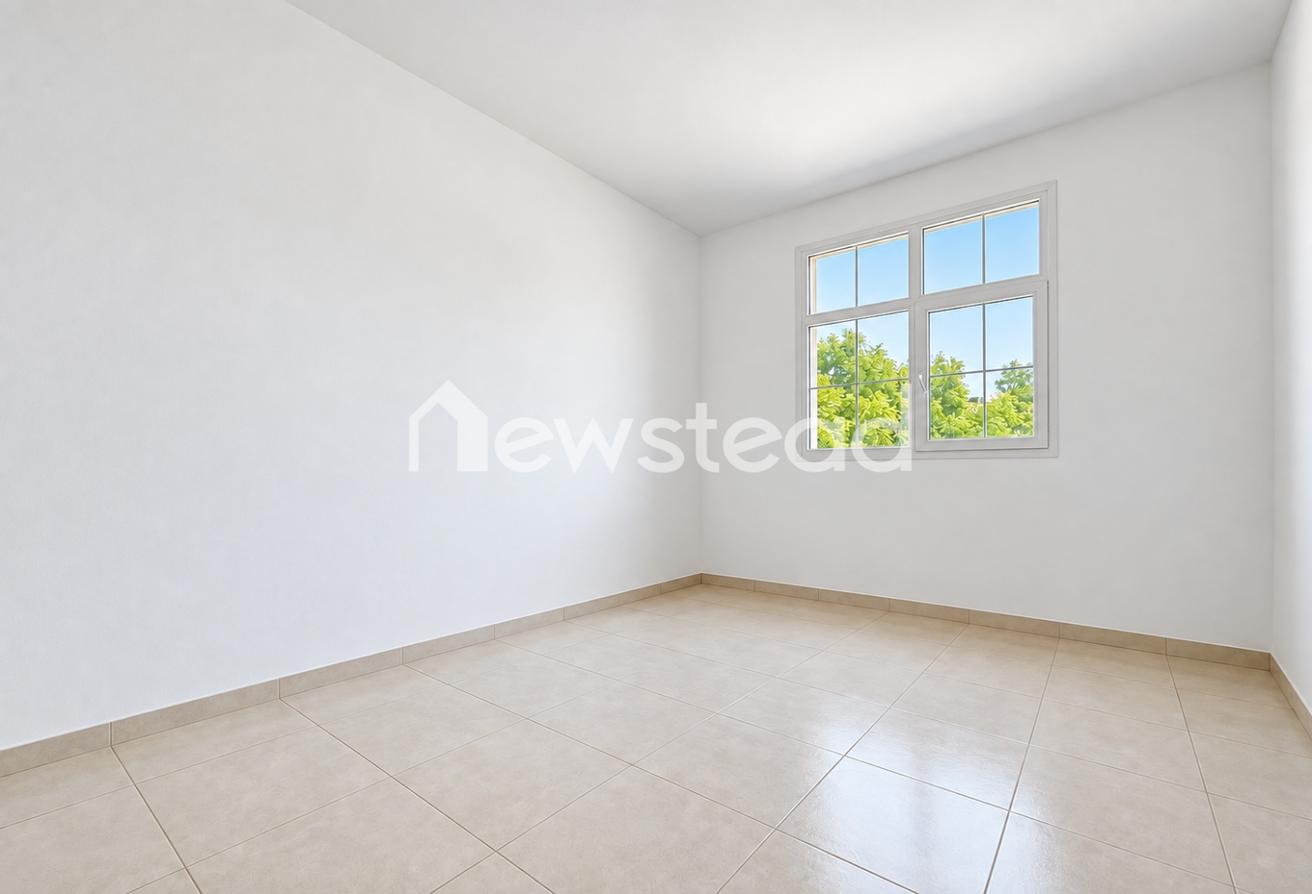 Type CM | Opposite Pool and Park | Vacant photo 8