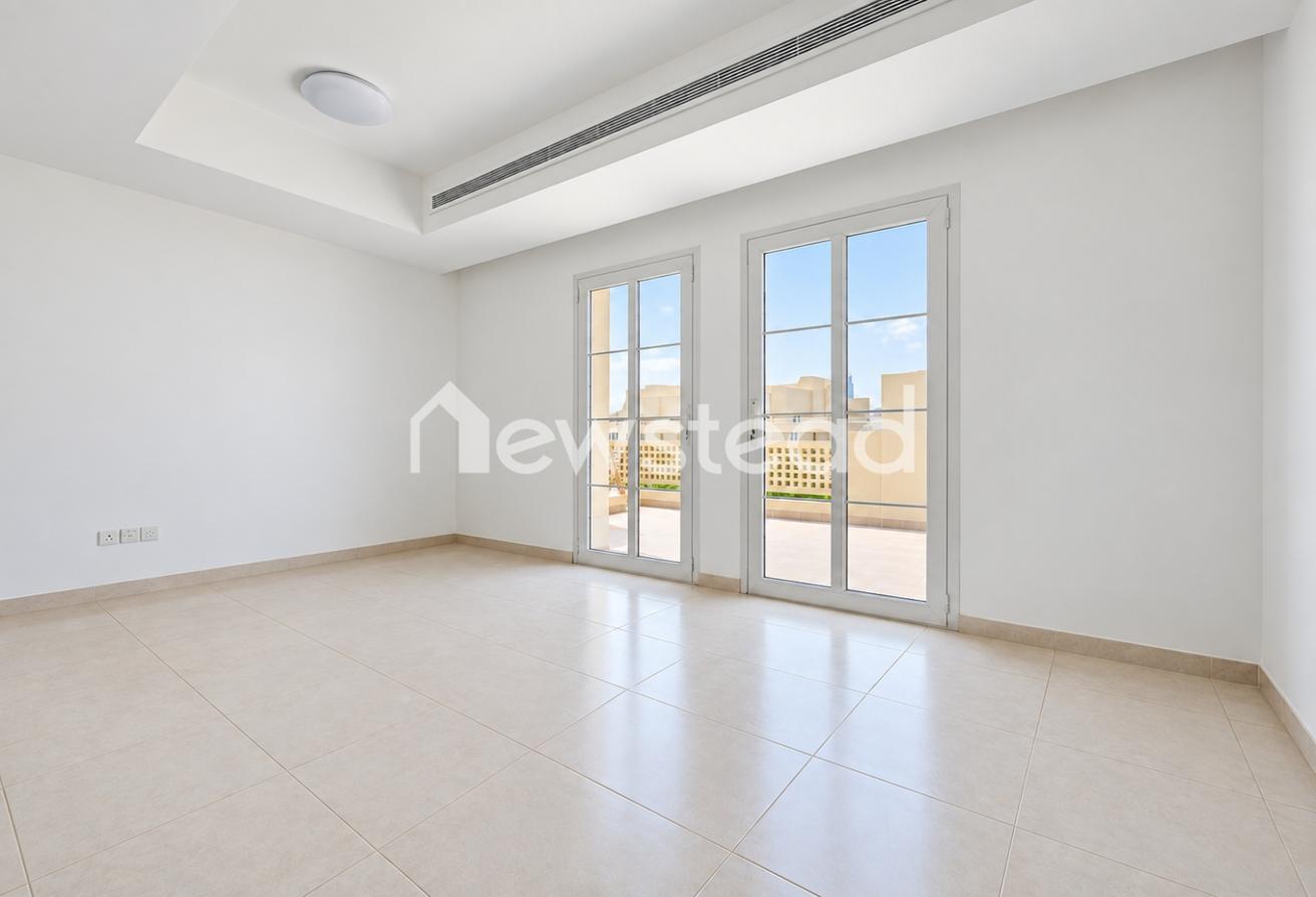 Type CM | Opposite Pool and Park | Vacant photo 5