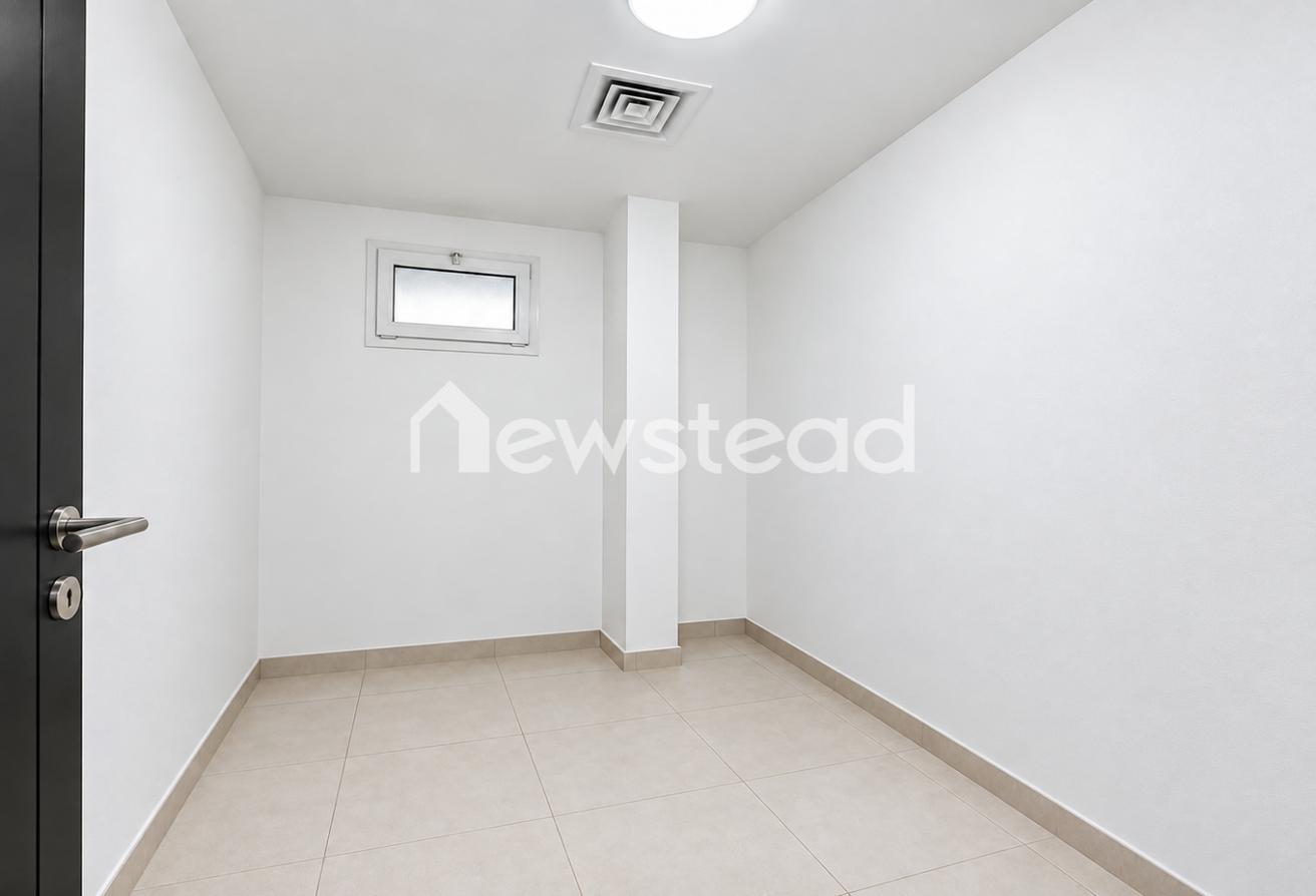 Type CM | Opposite Pool and Park | Vacant photo 9