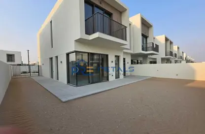 Villa - 4 Bedrooms - 5 Bathrooms for sale in Orania - The Valley - Dubai