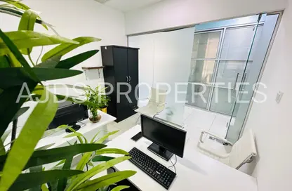 مكتب - غرفة نوم - 1 حمام للايجار في مبنى بيزنس اتريوم - عود ميثاء - بر دبي - دبي