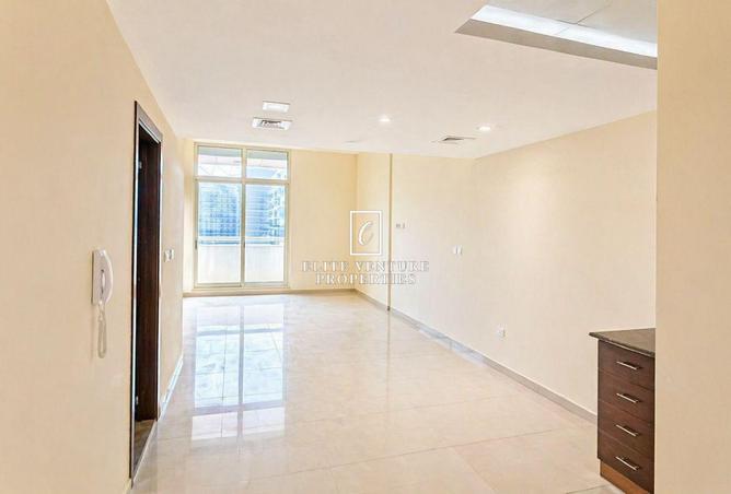 79421569 - Property Image 2