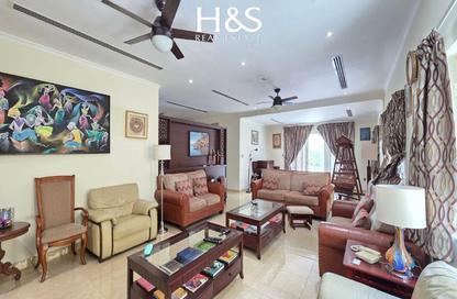 Villa - 4 - 6 for rent in District 6 - Jumeirah Park - Dubai Villa - 4 - 6 for rent in District 6 - Jumeirah Park - Dubai