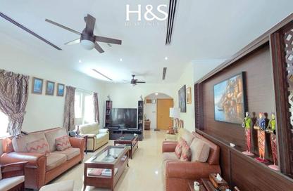 Villa - 4 - 6 for rent in District 6 - Jumeirah Park - Dubai