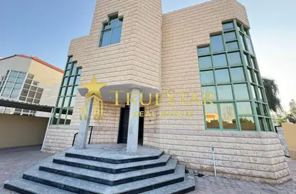 Villa - 5 Bedrooms - 6 Bathrooms for rent in Umm Suqeim 1 - Umm Suqeim - Dubai