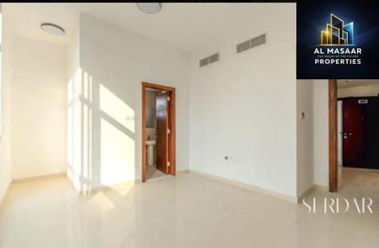 عمارة بالكامل - استوديو - 8 حمامات للبيع في الجرف الصناعية 2 - الجرف الصناعية - عجمان