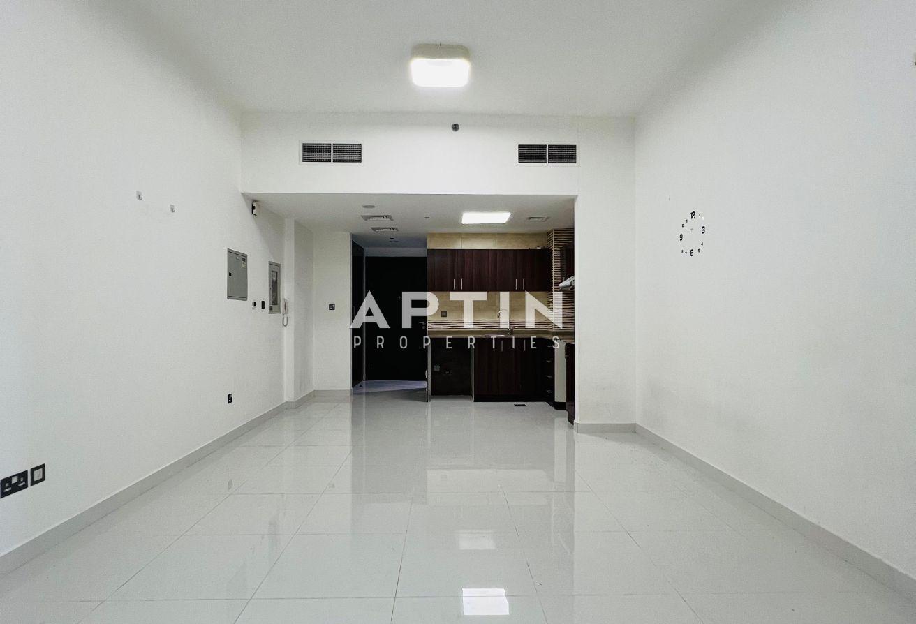 Comfortable Studio Living | Pool, Gym & Balcony photo 9