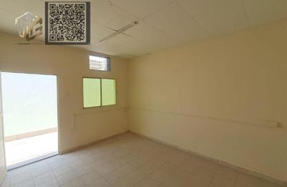 Labor Camp - Studio - 7+ Bathrooms for rent in Ali Mousa Building - Al Sajaa Industrial - Al Sajaa - Sharjah