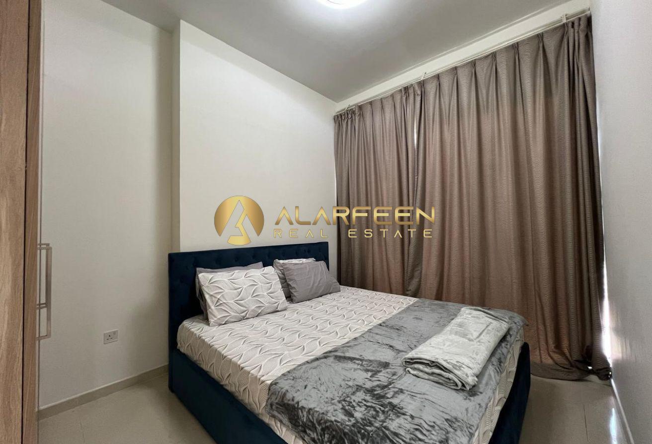 Elegant 1 BR + Study | Great Deal | Prime Location photo 5