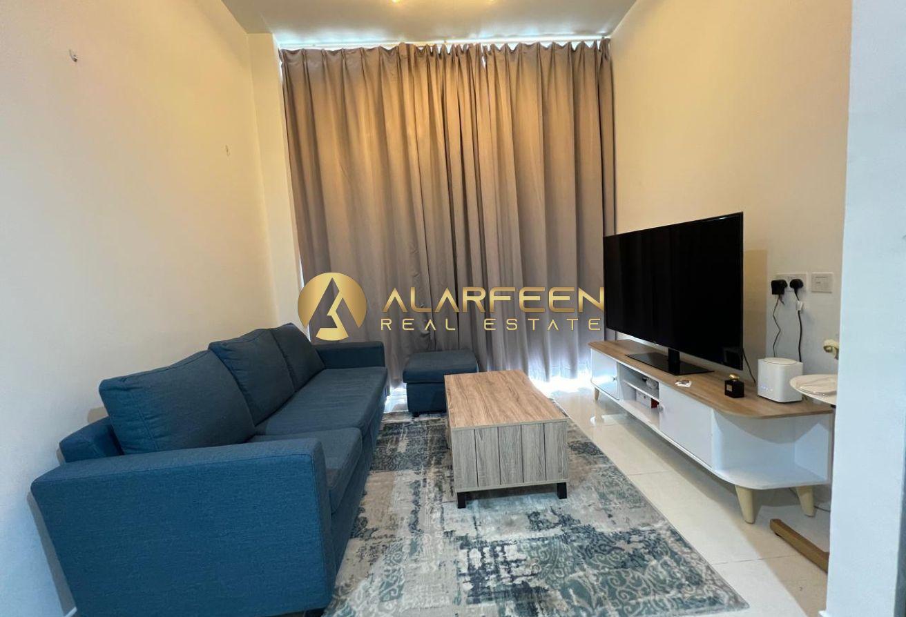 Elegant 1 BR + Study | Great Deal | Prime Location photo 4