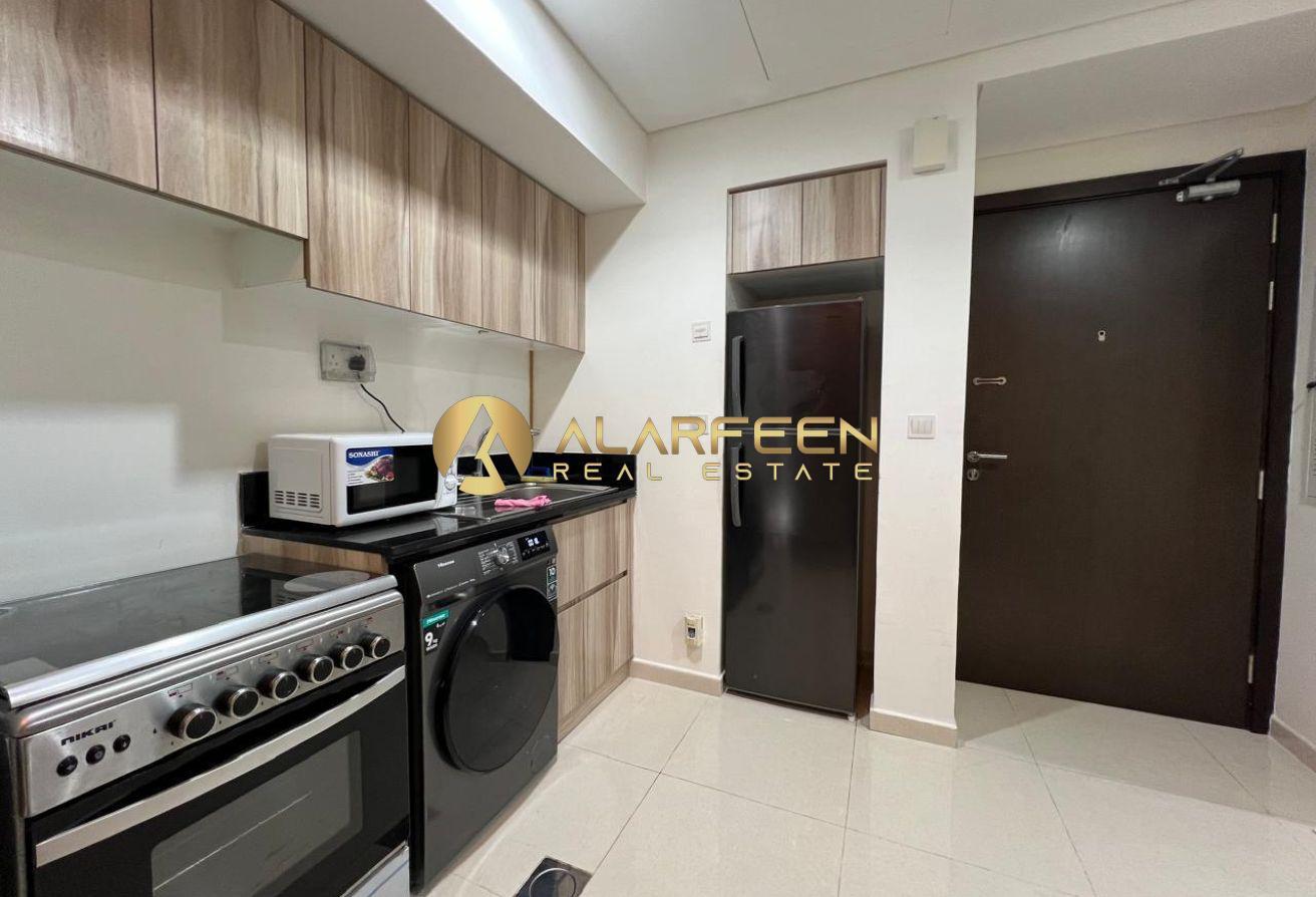 Elegant 1 BR + Study | Great Deal | Prime Location photo 14