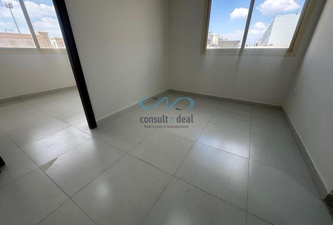 98277828 - Property Image 2