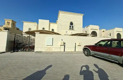 Villa - 4 Bedrooms - 7 Bathrooms for rent in Al Nouf 3 - Al Nouf - Sharjah Villa - 4 Bedrooms - 7 Bathrooms for rent in Al Nouf 3 - Al Nouf - Sharjah