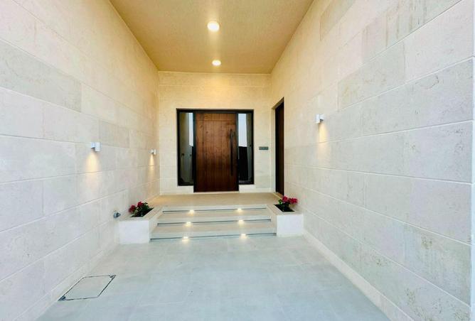 103718777 - Property Image 3