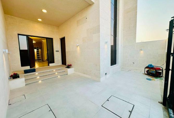 103718777 - Property Image 2